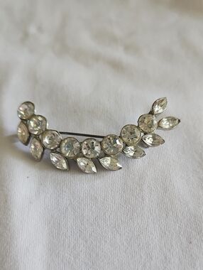 Vintage Crystal Leaf Statement Brooch - Clear